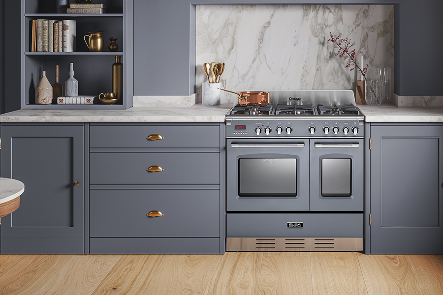 Built in kitchen oven